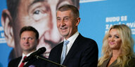 Andrej Babis, Ministerpräsident von Tschechien, lacht bei Pressekonferenz