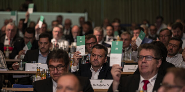 DFB-Bundestag in Frankfurt mit Blick auf die Delegierten