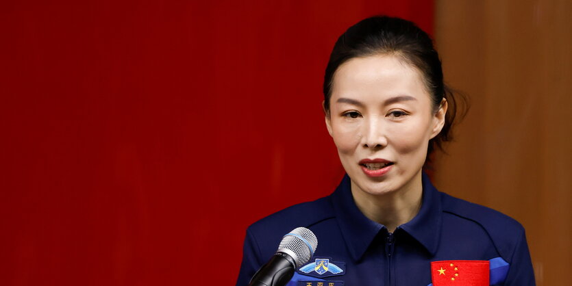 Portrait von Wang Yaping in Uniform