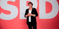 SPD Vorsitzende Saskia Esken hält eine Rede