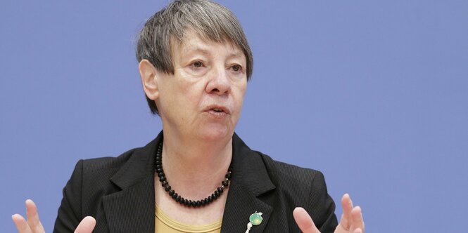 Barbara Hendricks 2015 bei der Bundespressekonferenz in Berlin