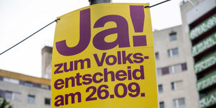 Man sieht ein Plakat