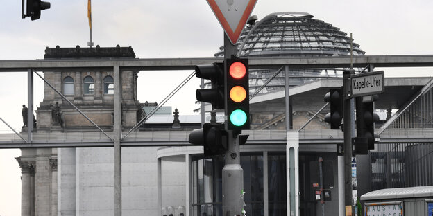 Ampel vor Bundestag Ampel vor Bundestag
