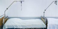 Ein leeres Krankenhausbett