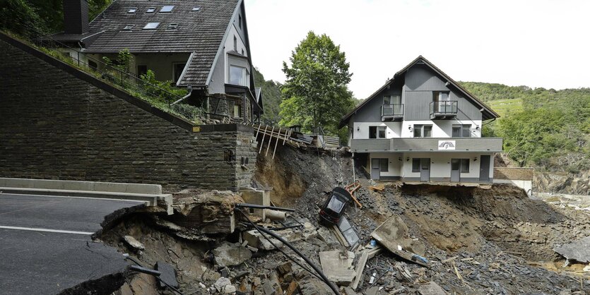 Durch eine Flut zerstörtes Haus.