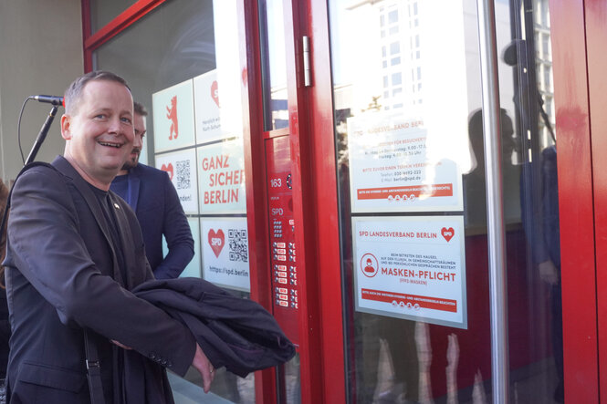 Klaus Lederer (Die Linke) kommt zu Sondierungsgesprächen ins Berliner Kurt-Schumacher-Haus