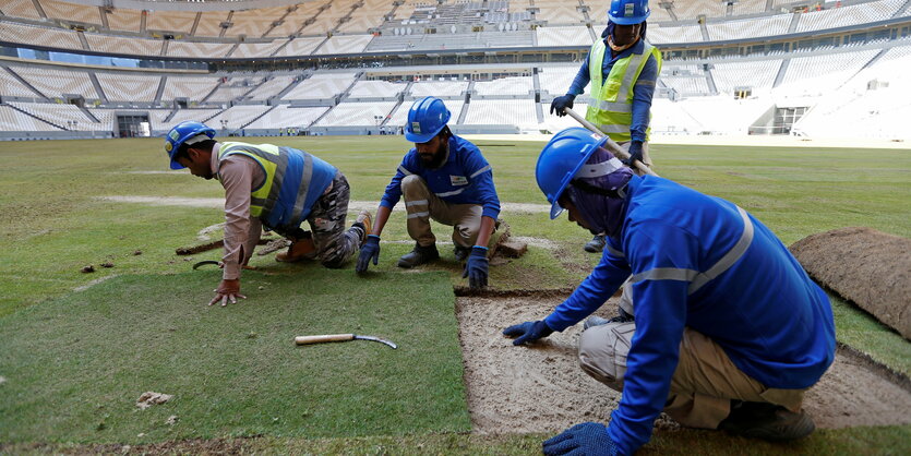 Baustelle eines Fußballstadions.