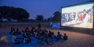 Freiluftkino unterm Sternenhimmel in Burkina Faso