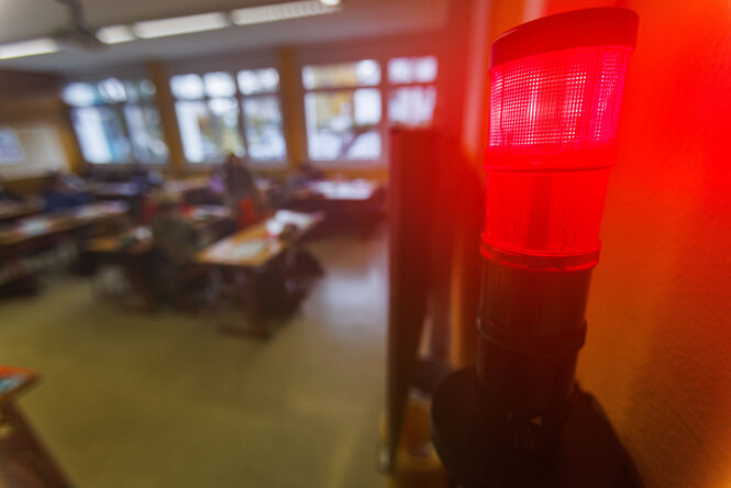 Eine Luftampel im Klassenzimmer