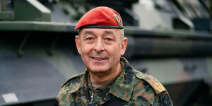 Portrait von Generalmajor Carsten Breuer.
