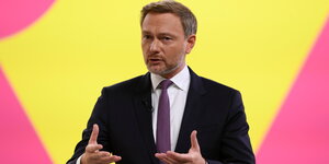 FDP-Chef Christian Lindner am rednerpult