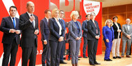 Scholz und die SPD MinisterInnen auf der Bühne
