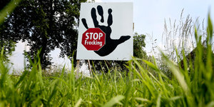 Schild mit der Aufschrift Stop Fracking