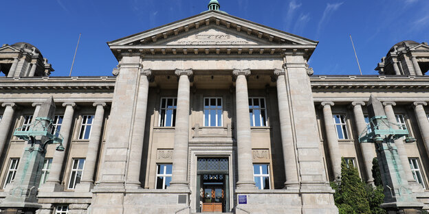 Das Gebäude des Hamburger Oberlandesgerichts, in dem das Verfassungsgericht tagt