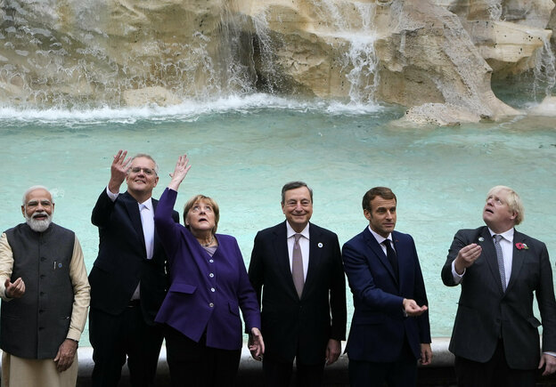 Die G20 Mitglieder werfen eine Münze in den Trevibrunnen