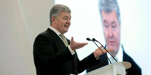 Petro Poroschenko hält eine Rede