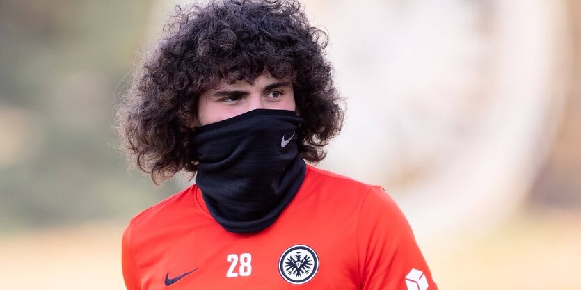 Fabio Blanco Gomes in Trainingsklamotten von Eintracht Frankfurt