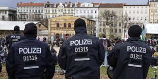 Polizisten im Görlitzer Park, in Berlin