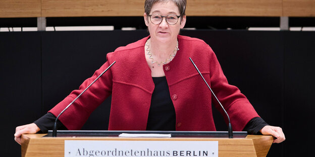 Das Bild zeigt die Berliner Gesundheitssenatorin Ulrike Gote von den Grünen.