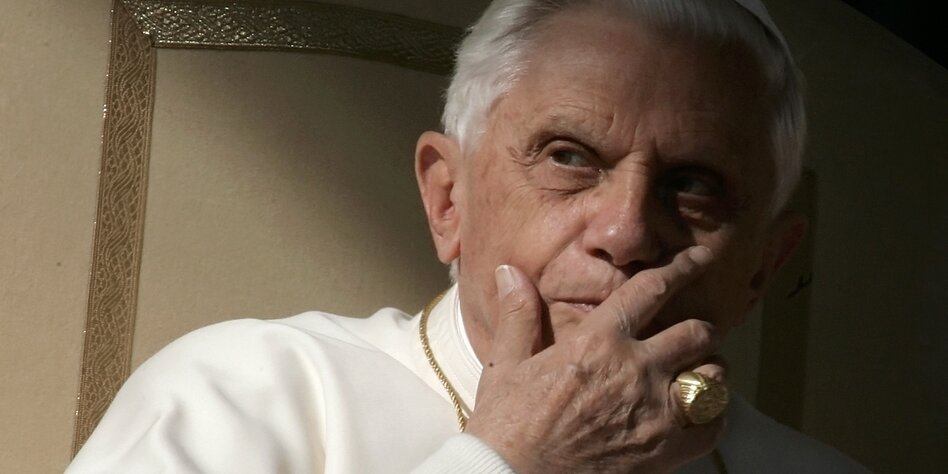 Nach Gutachten zu sexualisierter Gewalt: Benedikt XVI. revidiert Aussage