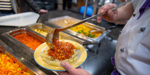 Vegane Bolognese in einer Mensa