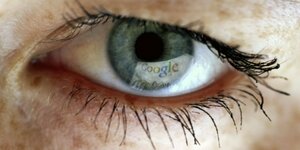 Auge mit Google-Zeichen