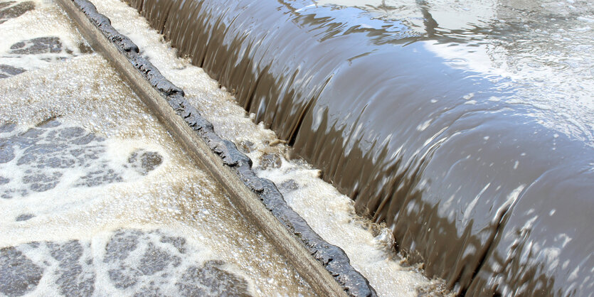 Abwasser in Klärwerk