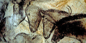 Pferde als 17.000 Jahre alte Höhlenmalerei in Frankreich