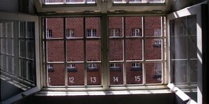 Noch wie im 19 Jahrhundert: Fenster zum Hof in der JVA Tegel