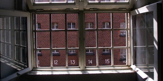 Noch wie im 19 Jahrhundert: Fenster zum Hof in der JVA Tegel