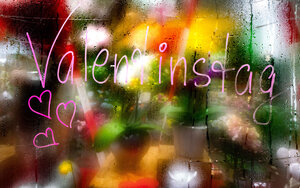 Valentinstag! steht auf dem Schaufenster eines Blumenladens