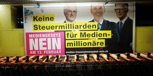 Plakat gegen das schweizerische Mediengesetz