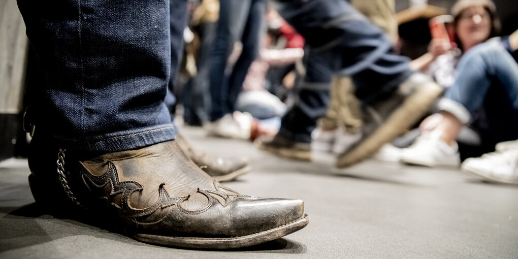 Blick auf Cowboystiefel