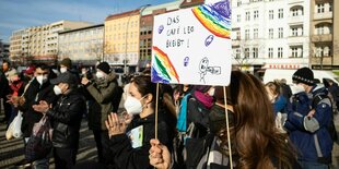 Anwohnerdemo für den Erhalt des Café Leo im Wedding