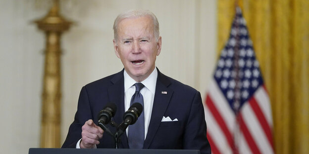 US-Präsident Joe Biden an einem Rednerpult