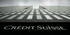 Fassade mit Schriftzug der Credit Suisse