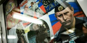 Souvenirstand mit Putin-Devotionalien in Moskau