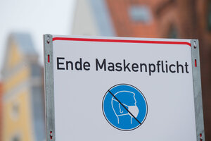 Ein Schild mit der Aufschrift "Ende Maskenpflicht"