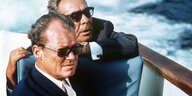 Bundeskanzler Willy Brandt (vorn) und der sowjetische Staats- und Parteichef Leonid Breschnew am 17. September 1971 während einer Bootsfahrt in der Sowjetunion entlang der Krimküste.