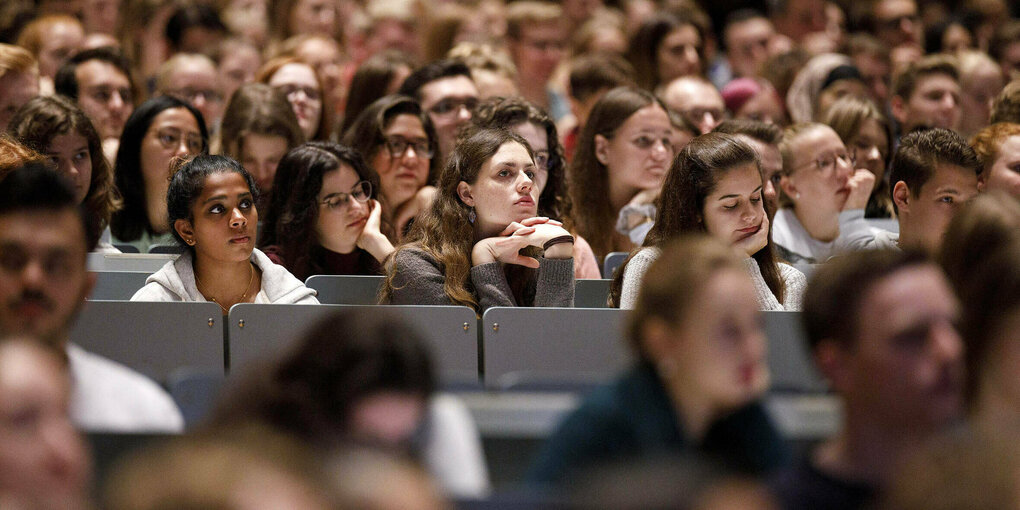 Studierende in einem Hörsaal