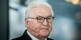 Frank-Walter Steinmeier im Fernsehstudio