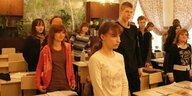 Schüler und Schülerinnen in einem Klassenraum: Schnappschuss aus einer Ganztagsschule in der Stadt Sewerodwinsk, die in der Region Archangelsk liegt