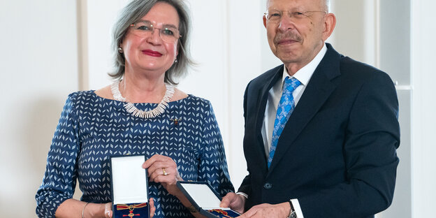 Elisabeth und Rafael Seligmann bekamen 2021 den Verdienstorden der Bundesrepublik Deutschland