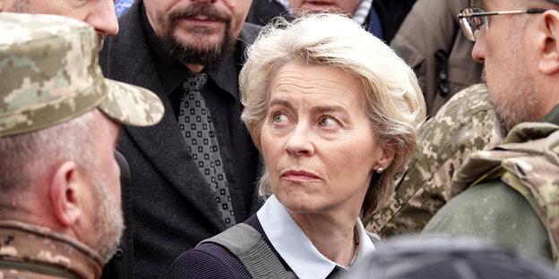 EU-Kommissionspräsidentin Ursula von der Leyen in Butscha EU-Kommissionspräsidentin Ursula von der Leyen in Butscha