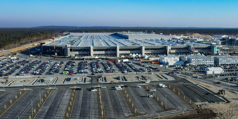 Teslas Autofabrik in Brandenburg von oben