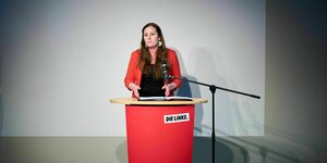 Janine Wissler bei einer Pressekonferenz in Berlin