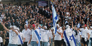 Sportler aus Israel bei der Eröffnungsfeier in der Waldbühne.