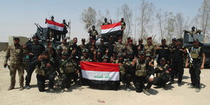 Irakische Soldaten posieren in Ramadi