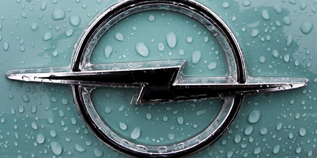 Opel-Logo, aufgenommen am 28. März 2009 im Opel-Werk in Ruesselsheim