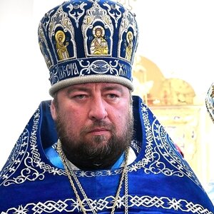 Erzpriester Wolodimir Litwentschuk aus Luzk in vollem Ornat Erzpriester Wolodimir Litwentschuk aus Luzk in vollem Ornat